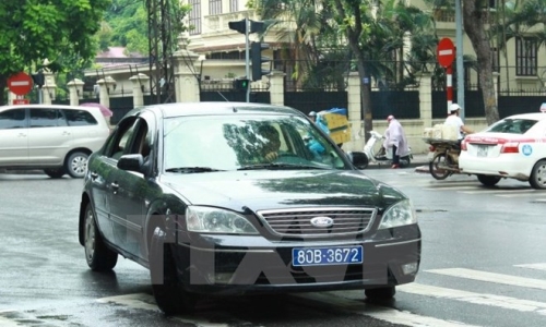 Bộ Tài chính: Khoán kinh phí xe công đưa đón lãnh đạo theo giá taxi